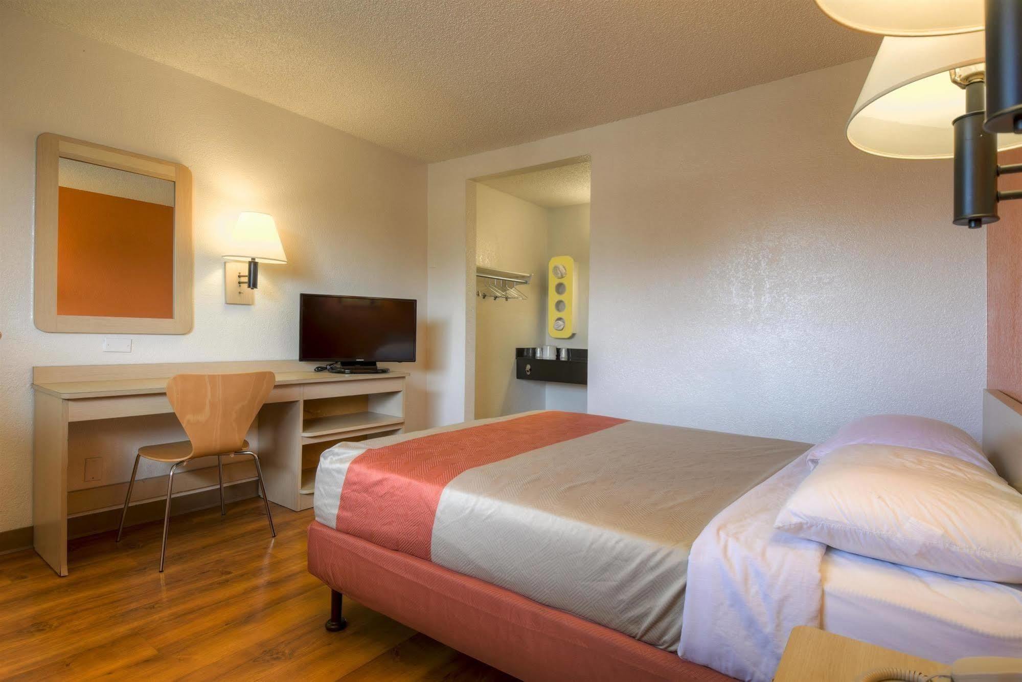 Motel 6-Baldwin Park, Ca - Los Angeles Bagian luar foto