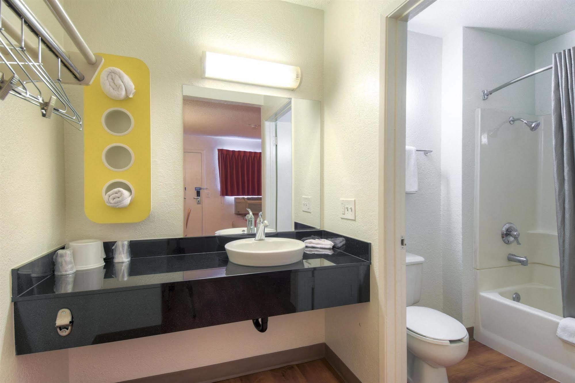 Motel 6-Baldwin Park, Ca - Los Angeles Bagian luar foto