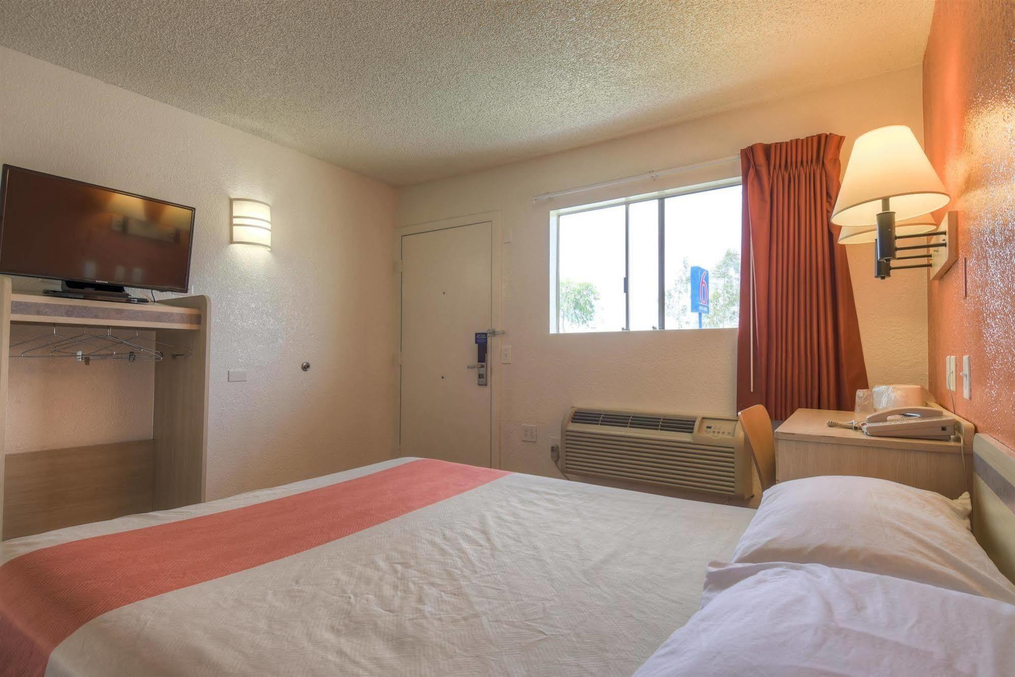Motel 6-Baldwin Park, Ca - Los Angeles Bagian luar foto